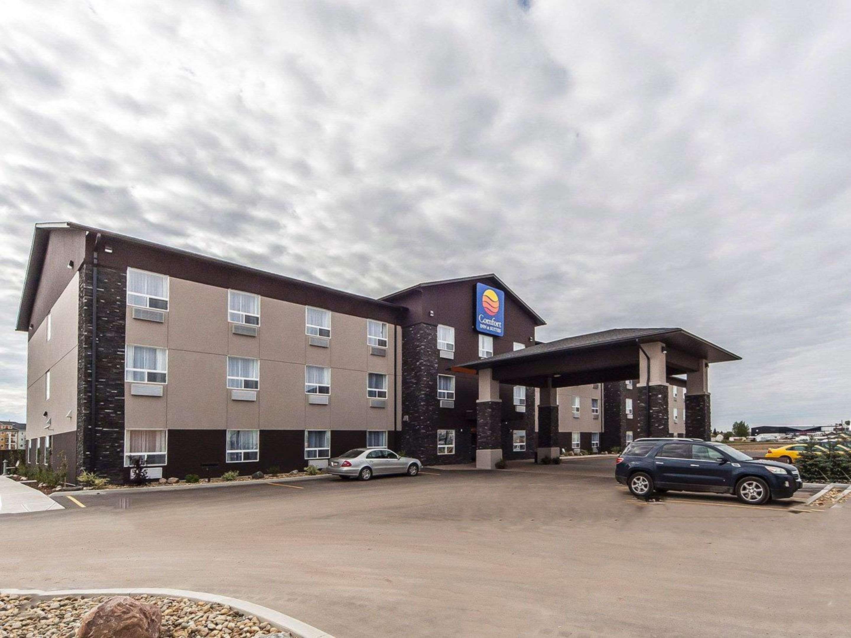 コンフォート イン&スイーツ Bonnyville エクステリア 写真