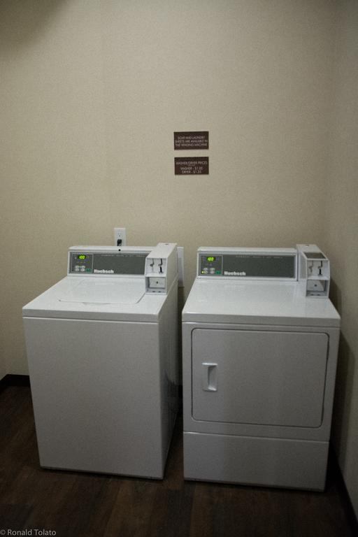 コンフォート イン&スイーツ Bonnyville エクステリア 写真