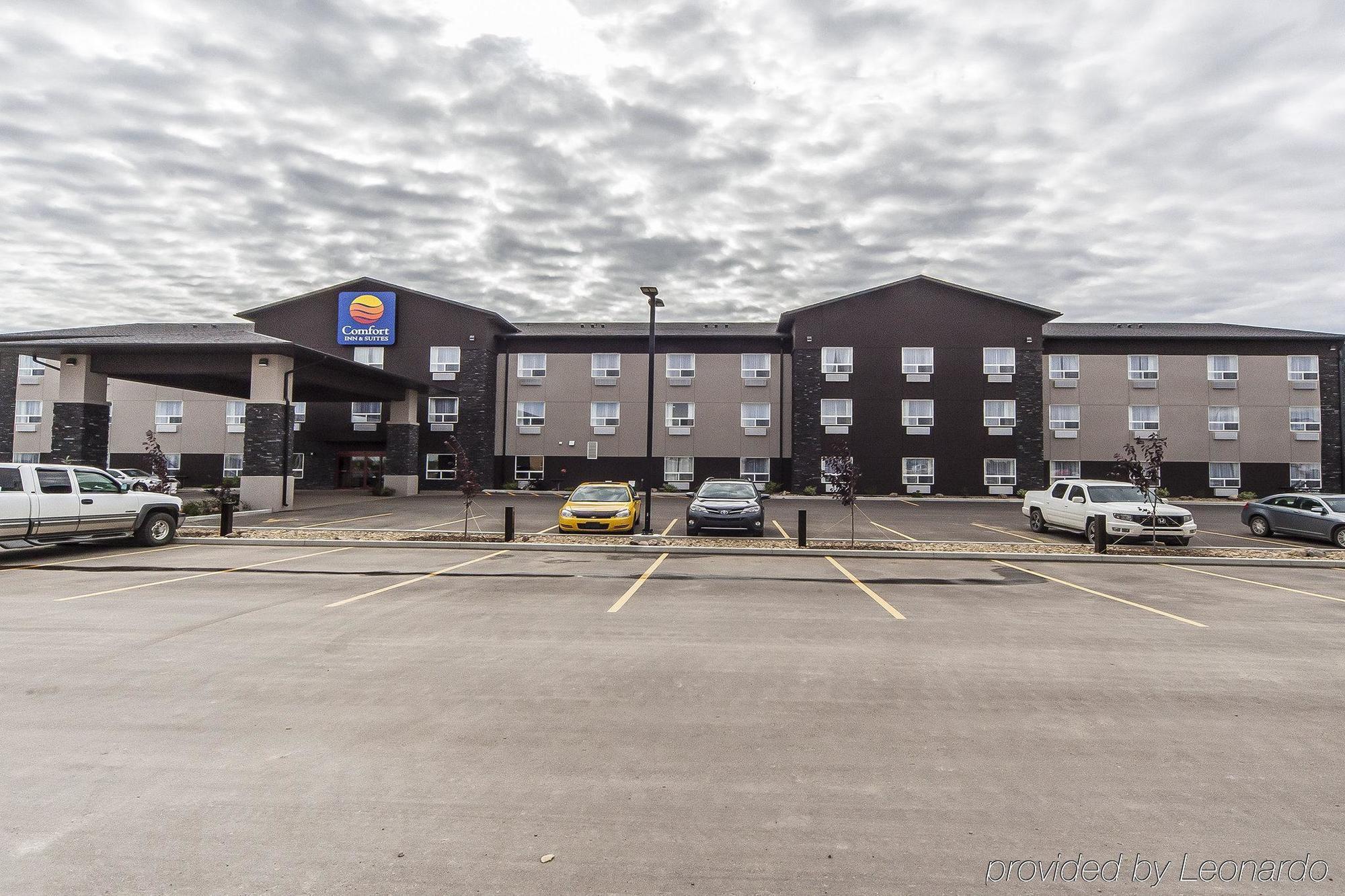コンフォート イン&スイーツ Bonnyville エクステリア 写真